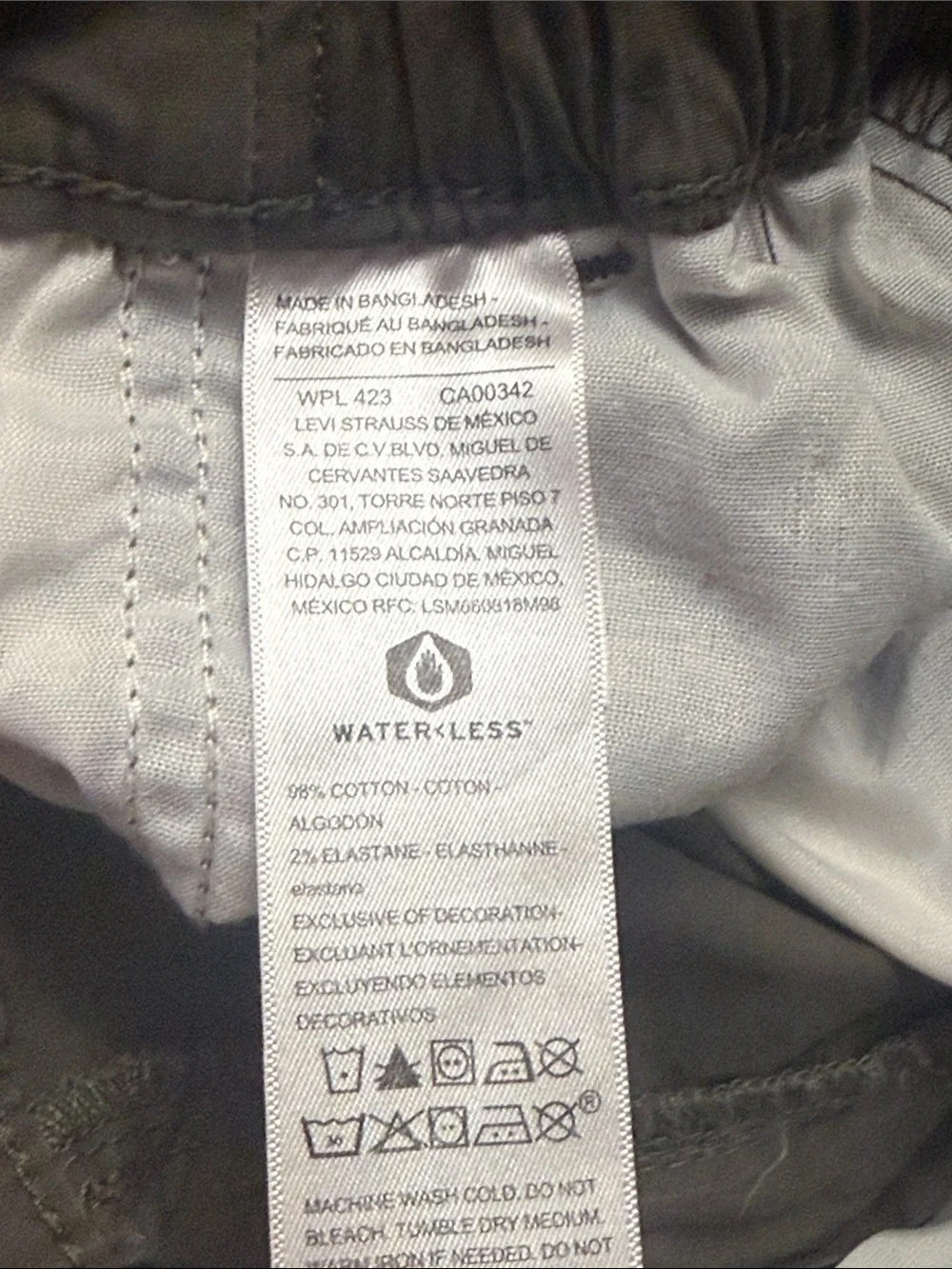 Signature Outdoors by Levi Strauss Cargo Hiking Shorts Olive Green W33 Stretch
